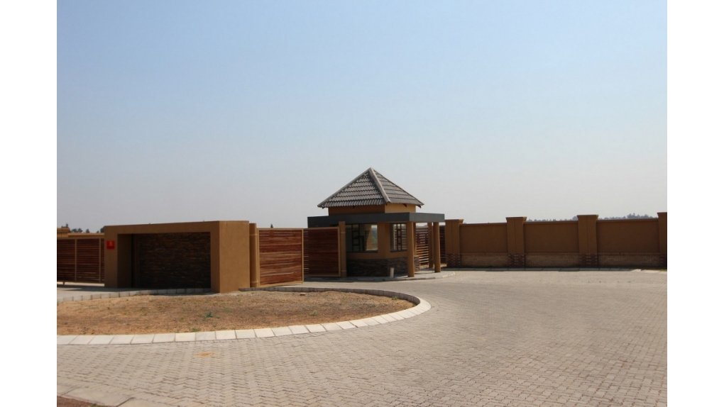 entrance-to-estate