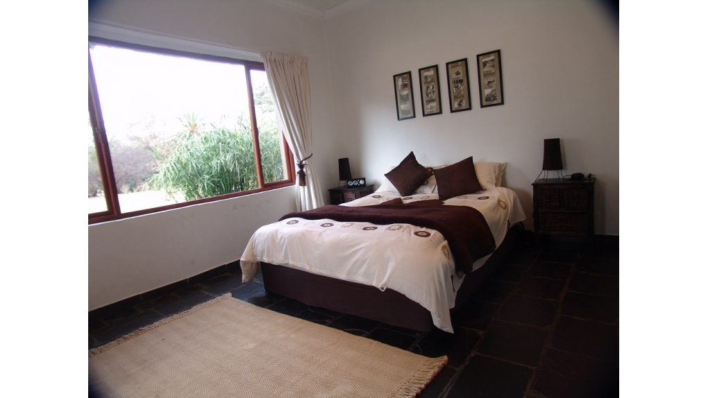 cottage-bedroom