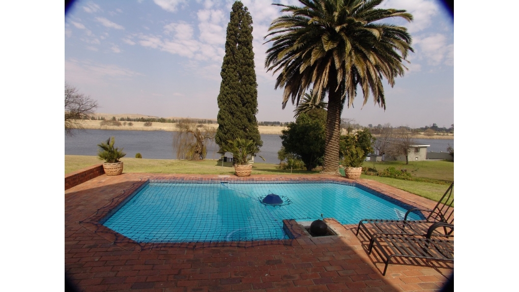 pool-at-main-home